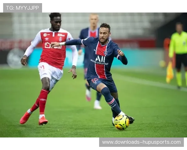 巴黎圣日耳曼训练基地开放日，小球迷与内马尔互动